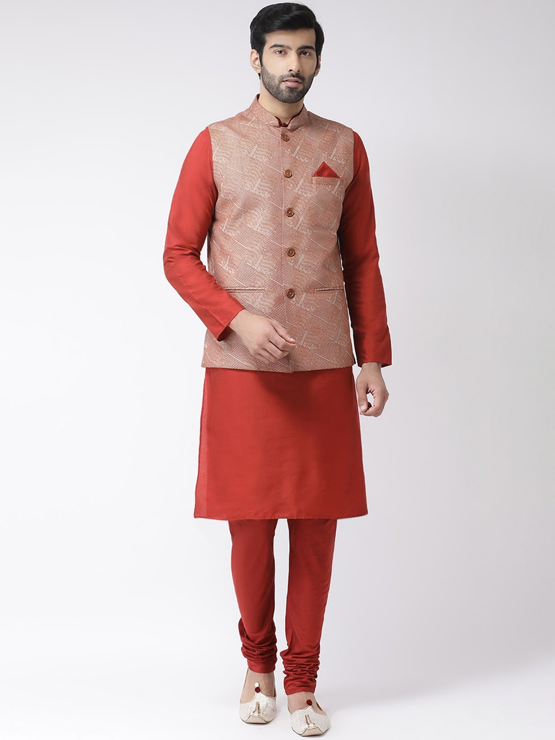

Vartah Men Red Solid Kurta Set with Nehru Jacket