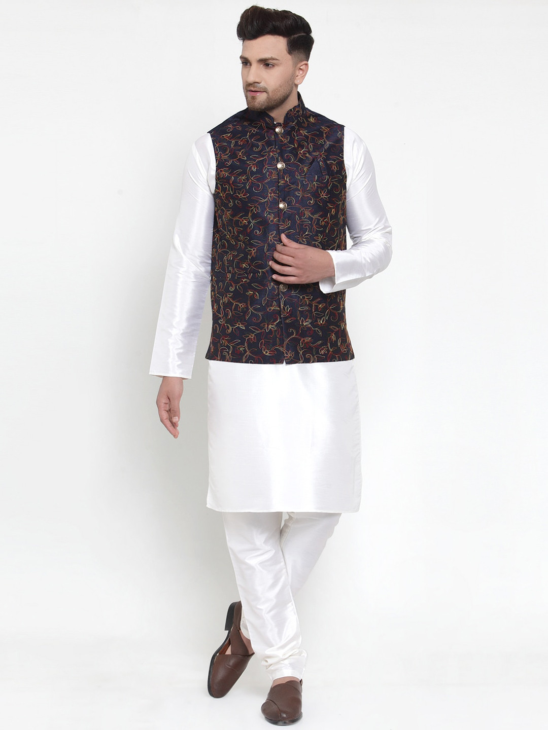 

Jompers Men White & Navy Blue Solid Kurta with Churidar & Nehru Jacket