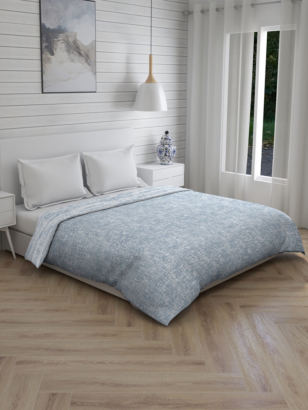 

Layers Blue & White Geometric Double King Bedding Set With Comforter