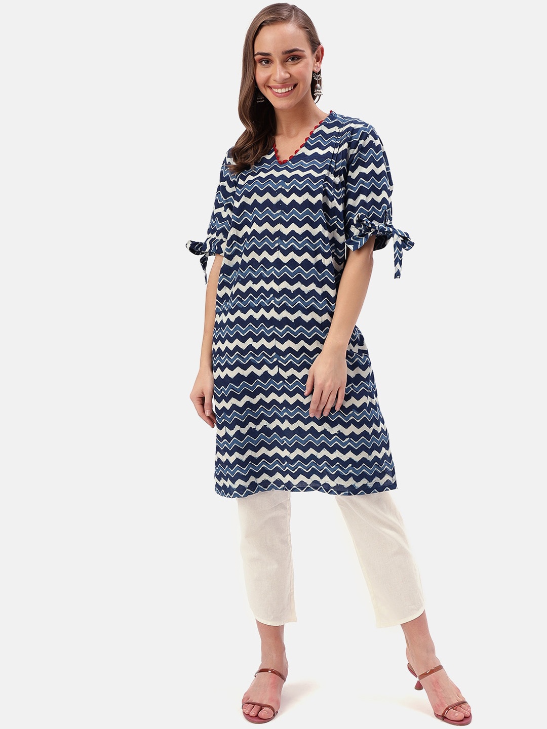 

Saaki Women Navy Blue Printed Pathani Kurta
