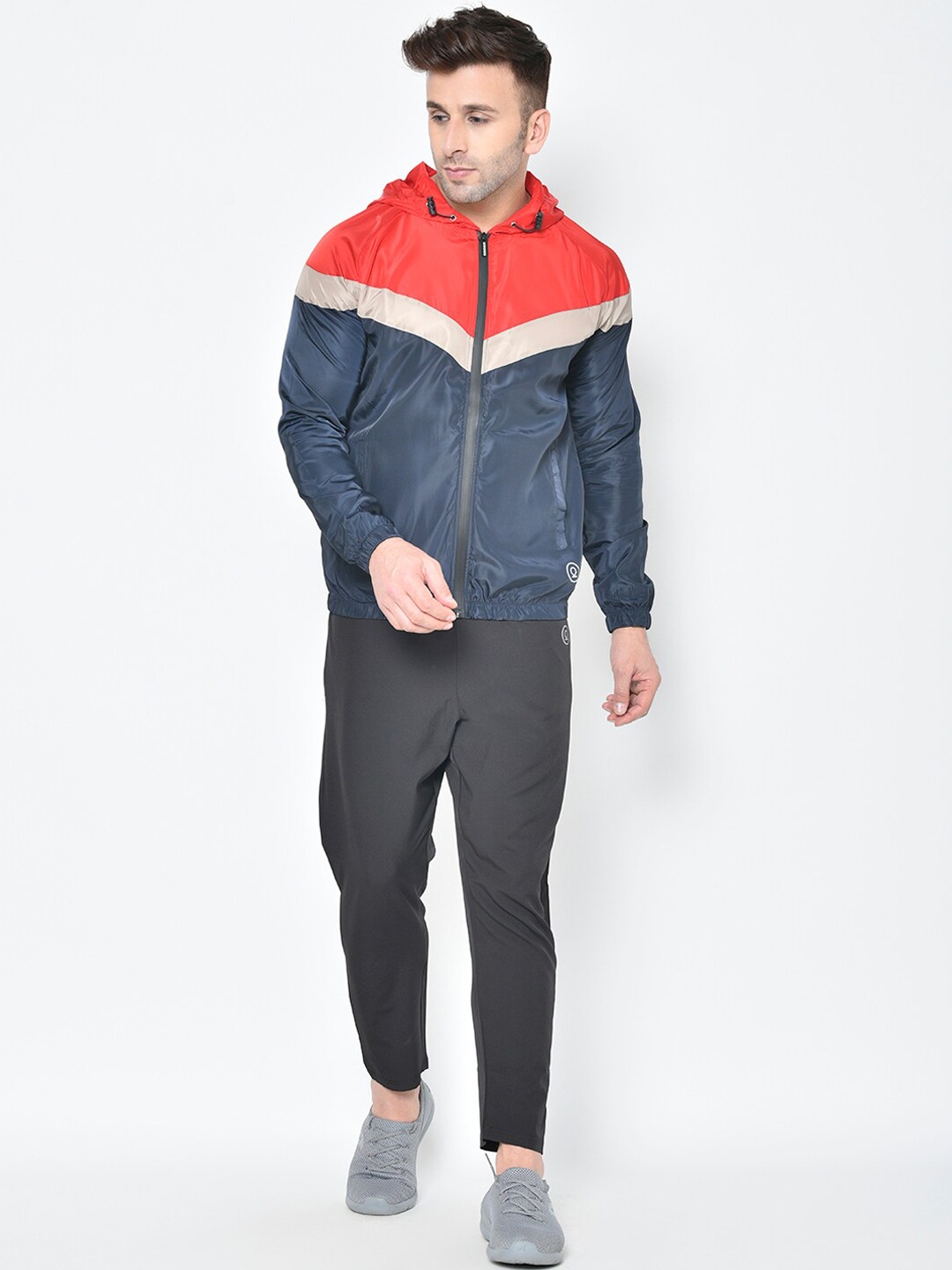 Chkokko Men Red & Blue Colourblocked Tracksuit
