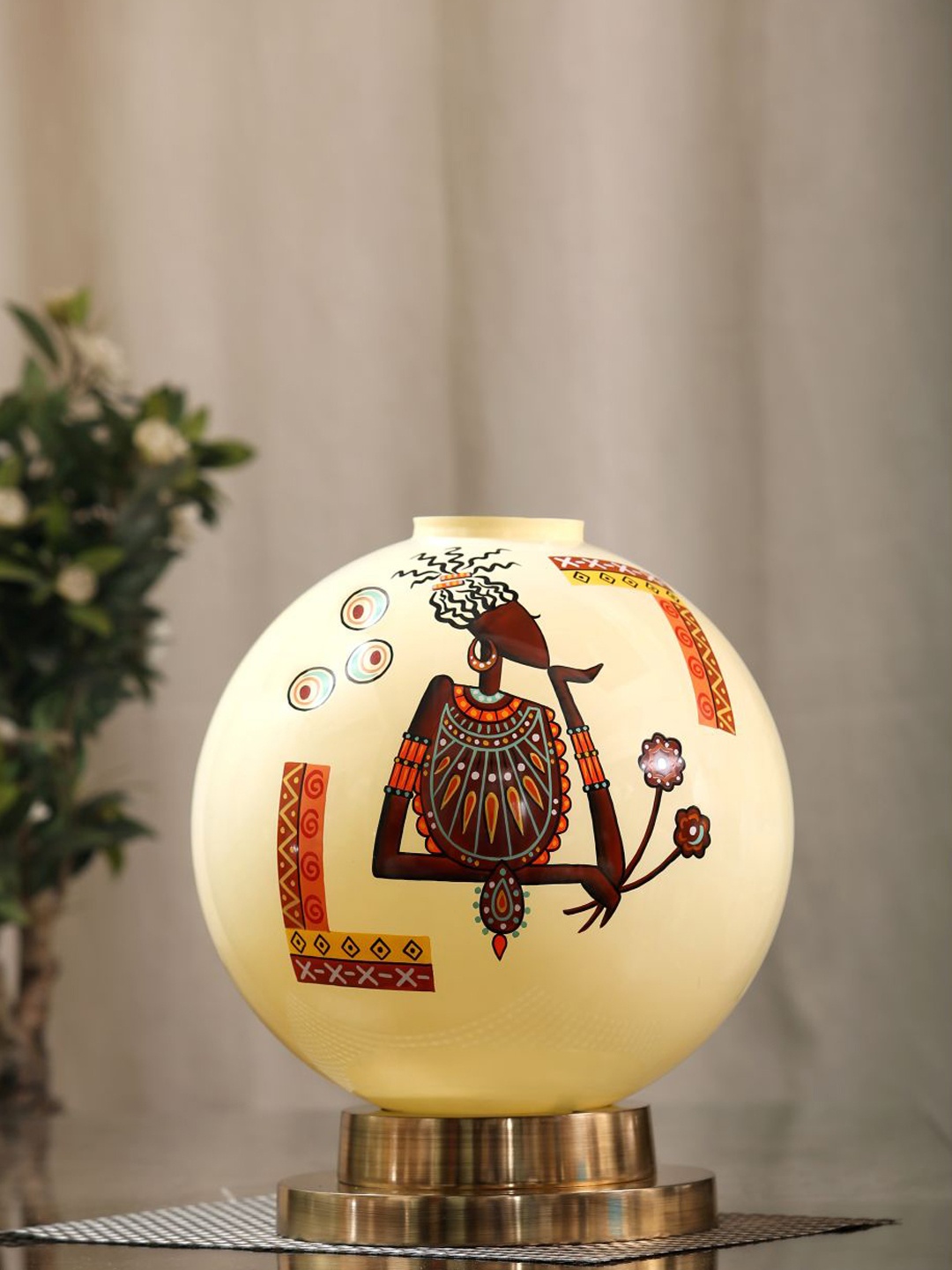 

POSH-N-PLUSH Off-White Belle Lady Hand-Painted Glass Lamp, Silver