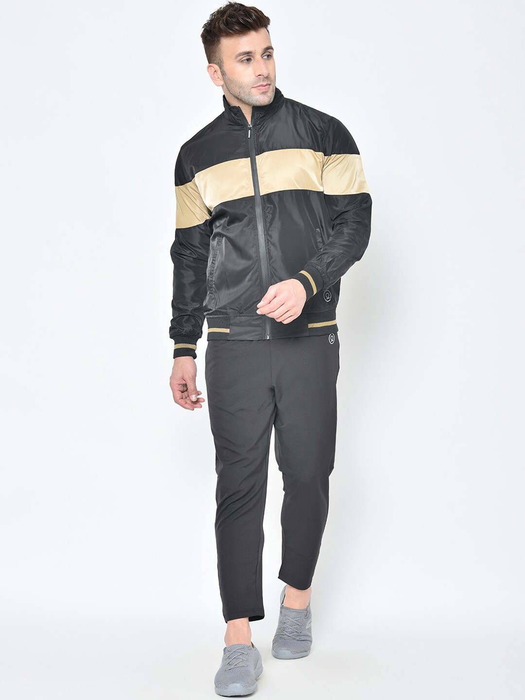 

Chkokko Men Black & Beige Colourblocked Tracksuit