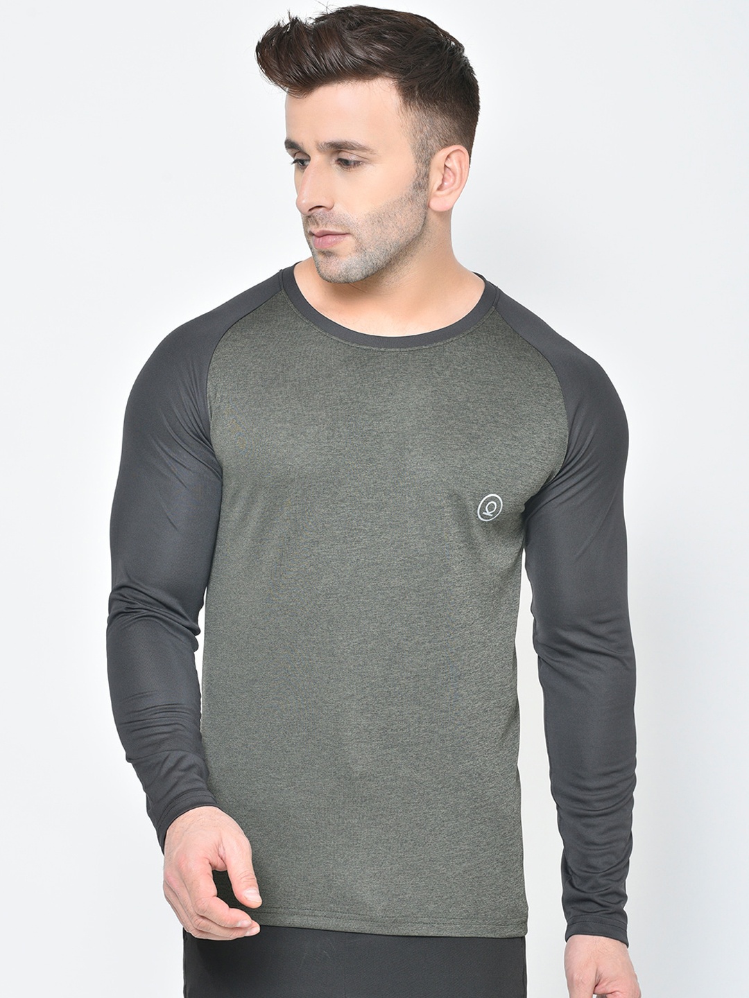 

CHKOKKO Men Olive Green Colourblocked Round Neck Gym T -Shirt