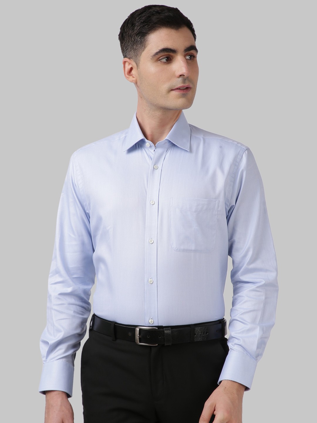 

Park Avenue Men Blue Regular Fit Solid Casual Shirt