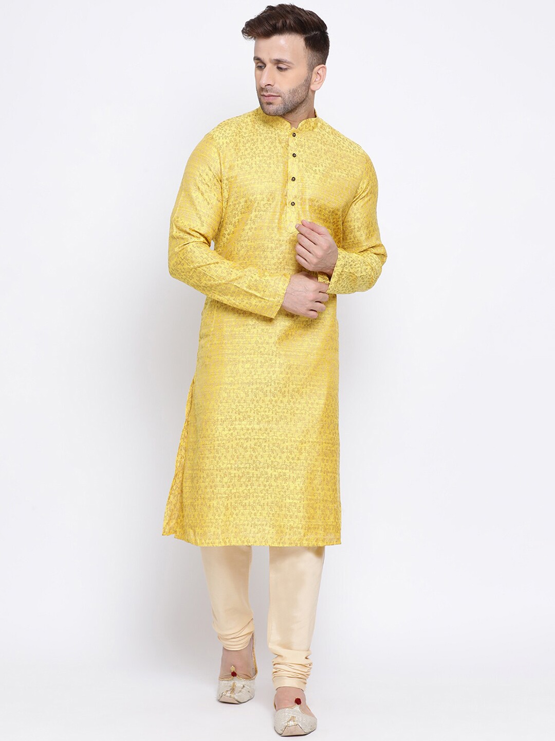 

NAMASKAR Men Yellow & Gold-Toned Printed Silk Blend Kurta with Churidar