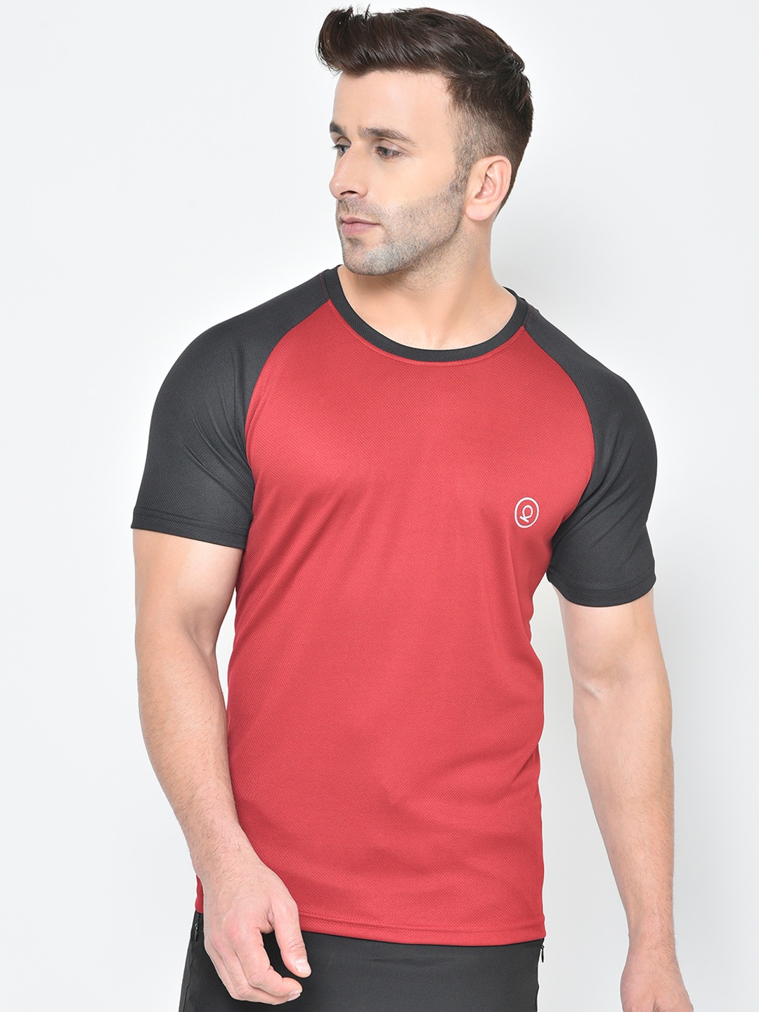 

CHKOKKO Men Maroon Colourblocked Round Neck Gym T -Shirt