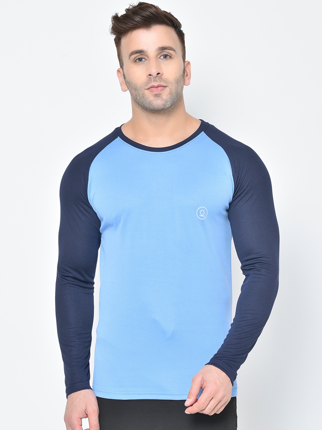 

CHKOKKO Men Blue Colourblocked Round Neck Gym T -Shirt
