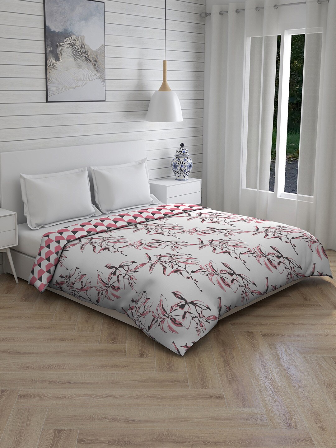 

Layers White & Pink Floral AC Room 150 GSM Double Bed Comforter