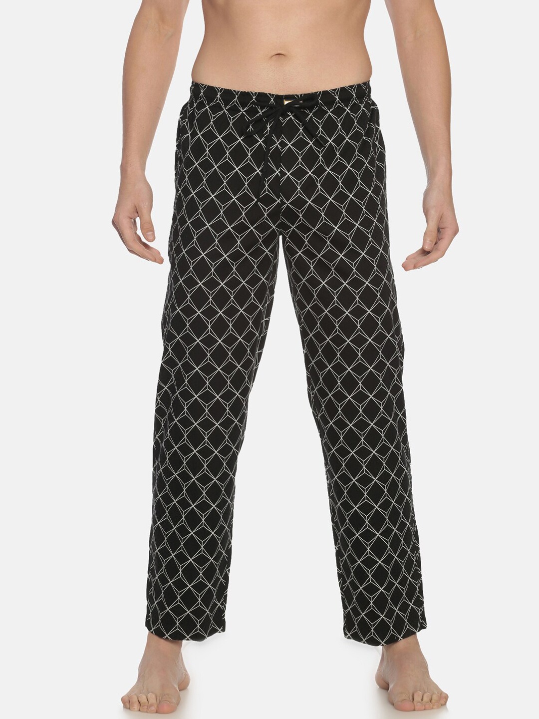

Bene Kleed Men Black Printed Anti Bacterial Treated Lounge Pants