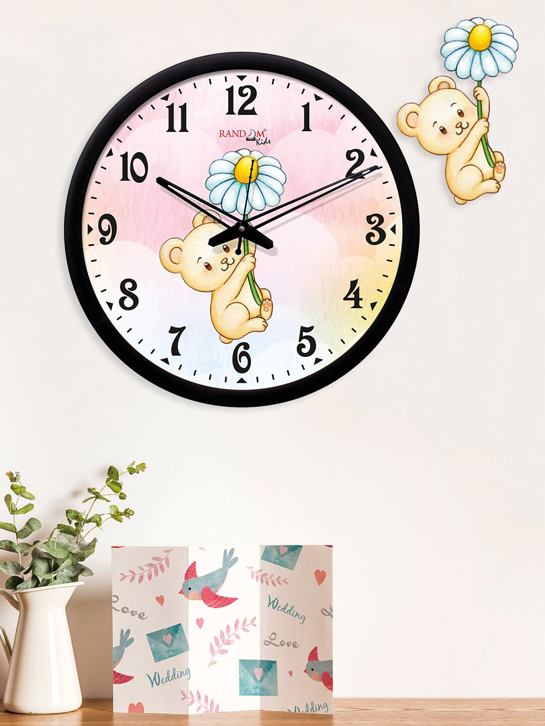 

Random White & Black Couples Mouse With Flowe & Plaque Wall Clock