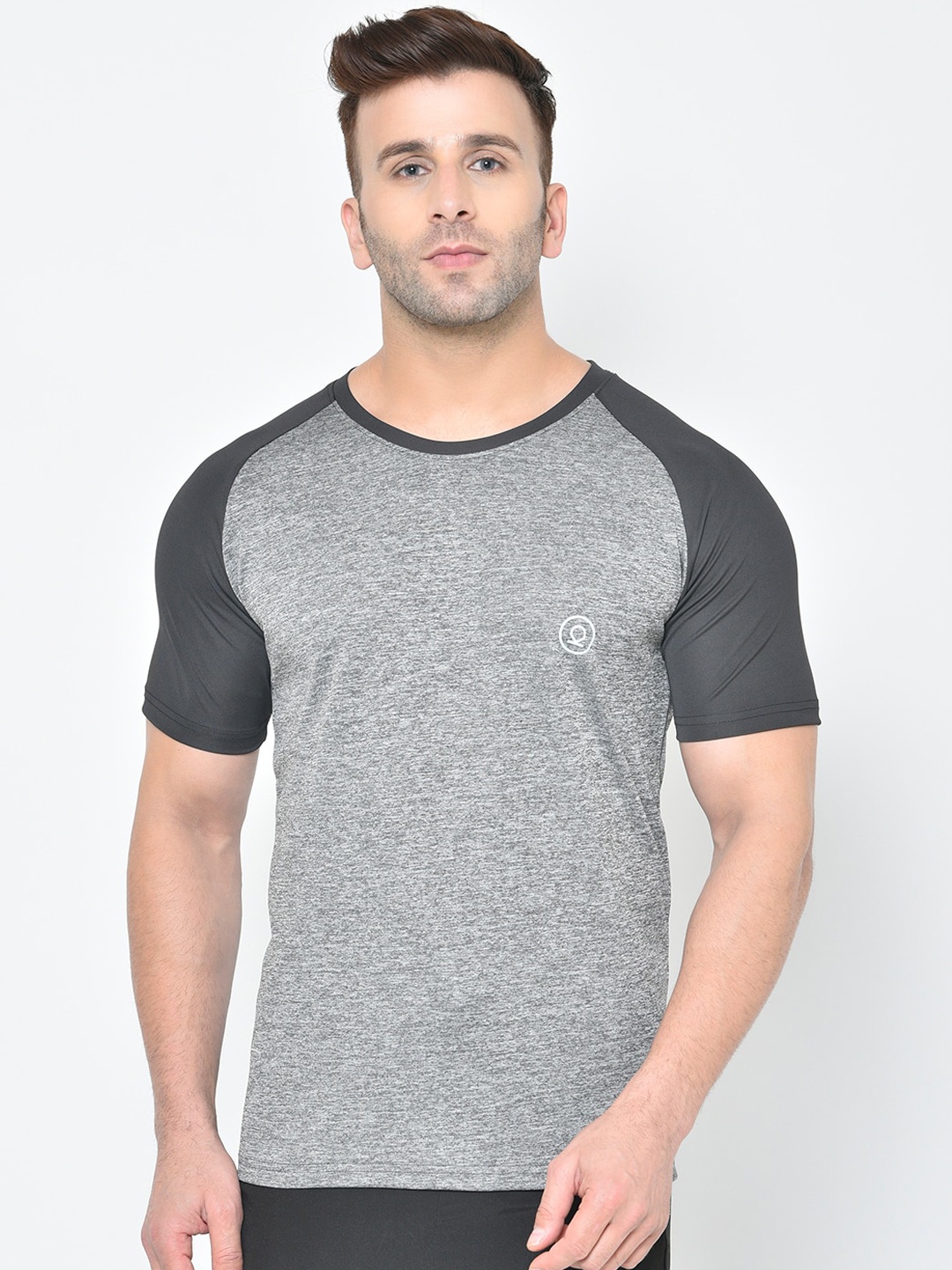

CHKOKKO Men Grey Colourblocked Round Neck Gym T -Shirt