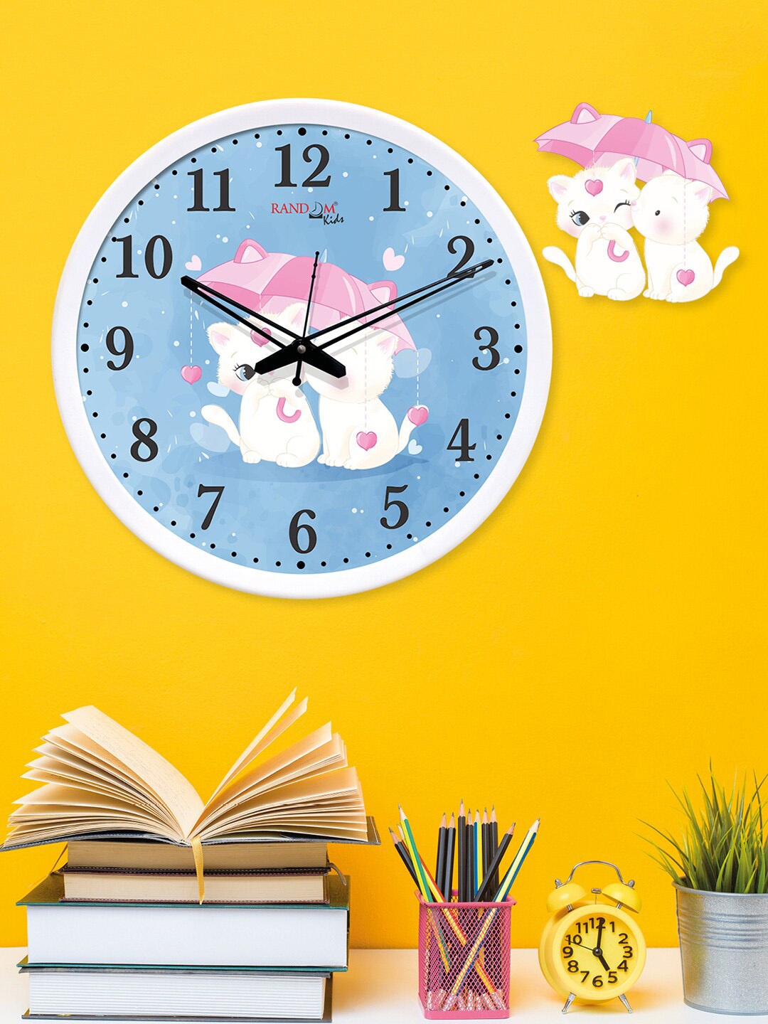 

RANDOM Blue Round Printed 30 cm Analogue Wall Clock