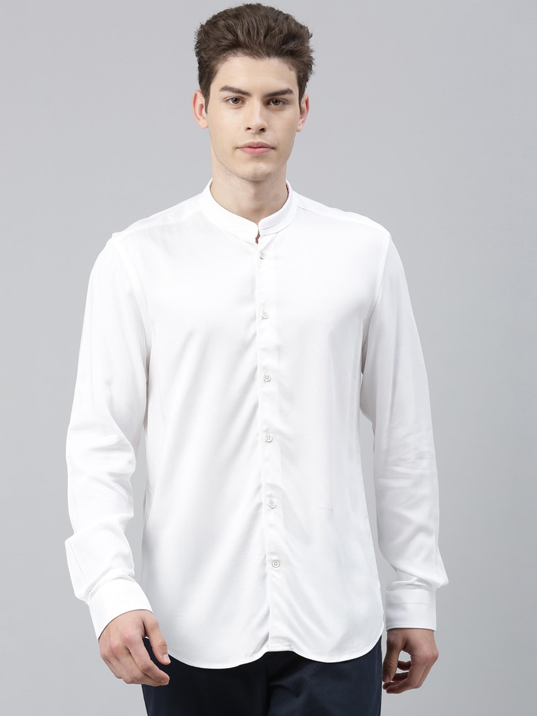 

RARE RABBIT Men White Tailored Fit Solid Casual Shirt