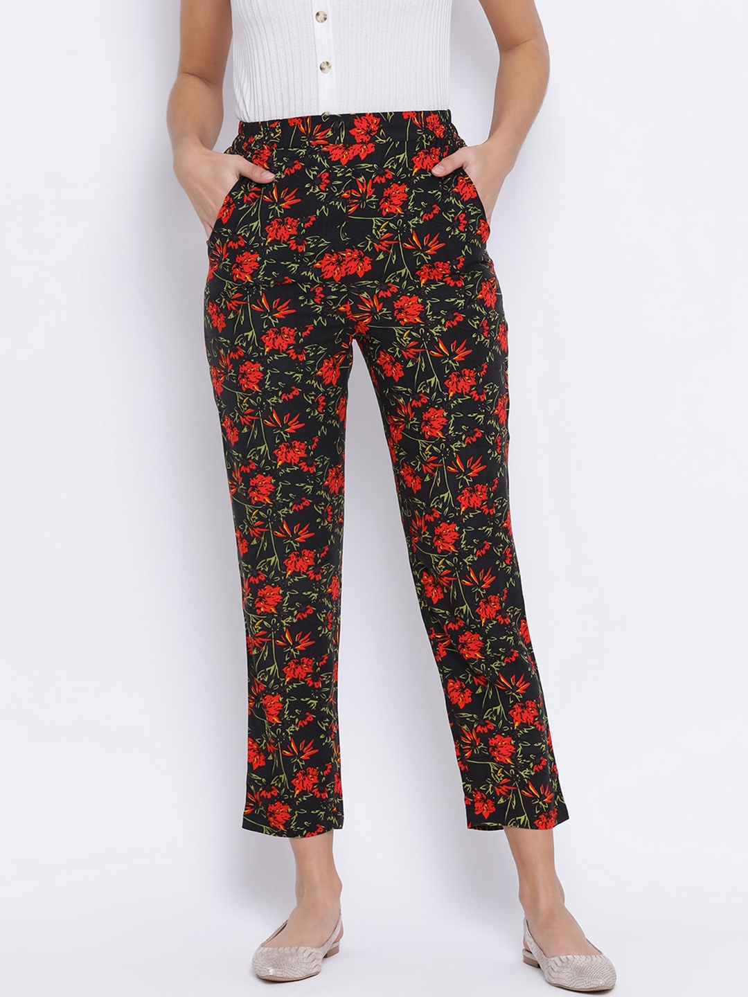 Oxolloxo Women Black & Red Regular Fit Floral Printed Regular Trousers