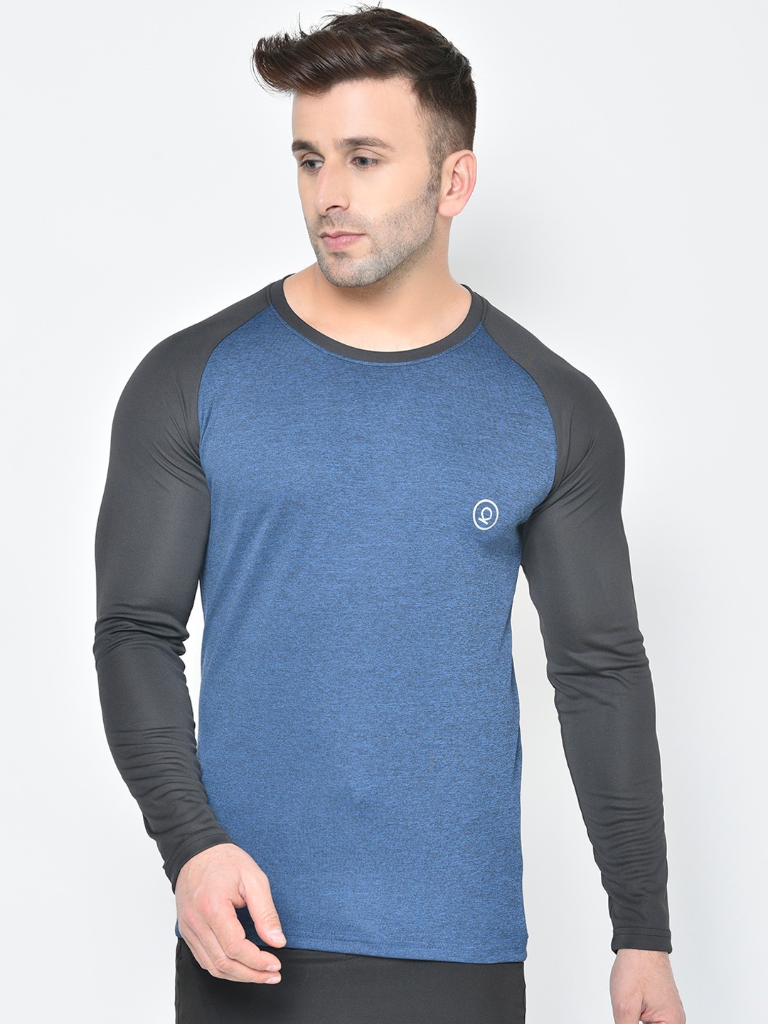 

CHKOKKO Men Blue Colourblocked Round Neck Gym T -Shirt