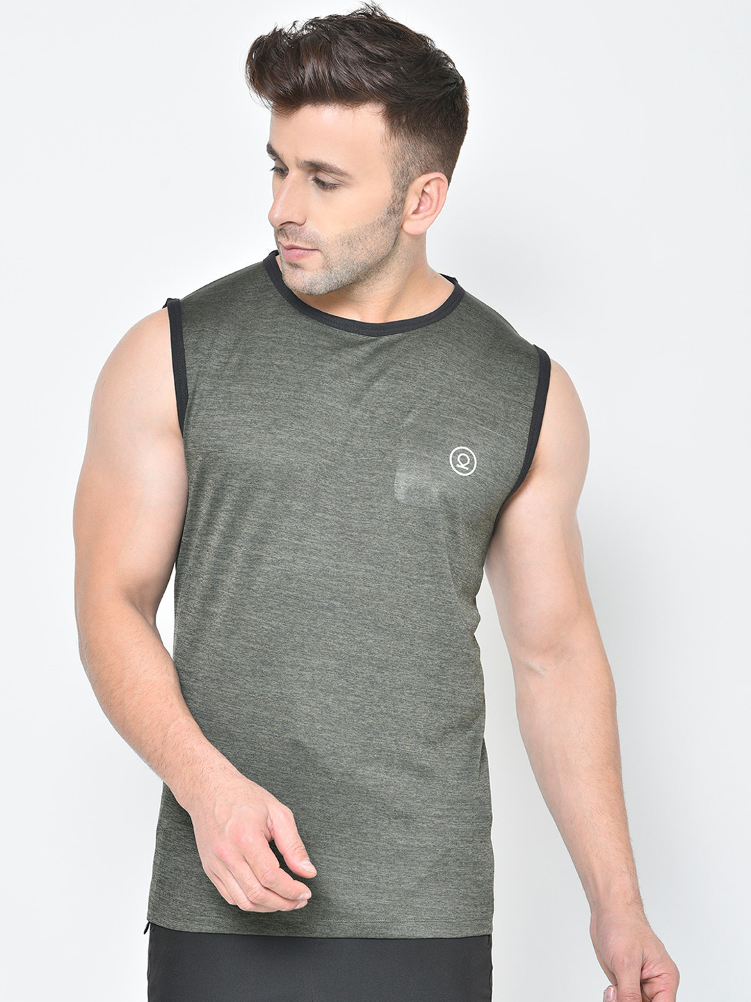 

CHKOKKO Men Olive Green Solid Round Neck Gym T -Shirt