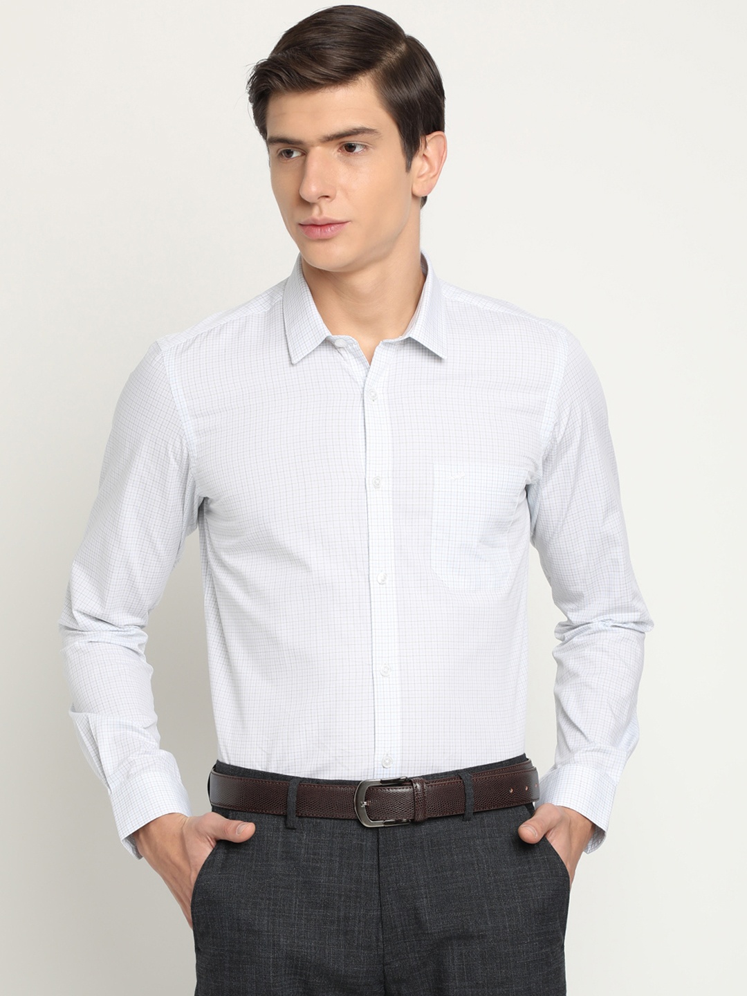 

Crocodile Men White & Blue Classic Slim Fit Checked Formal Shirt