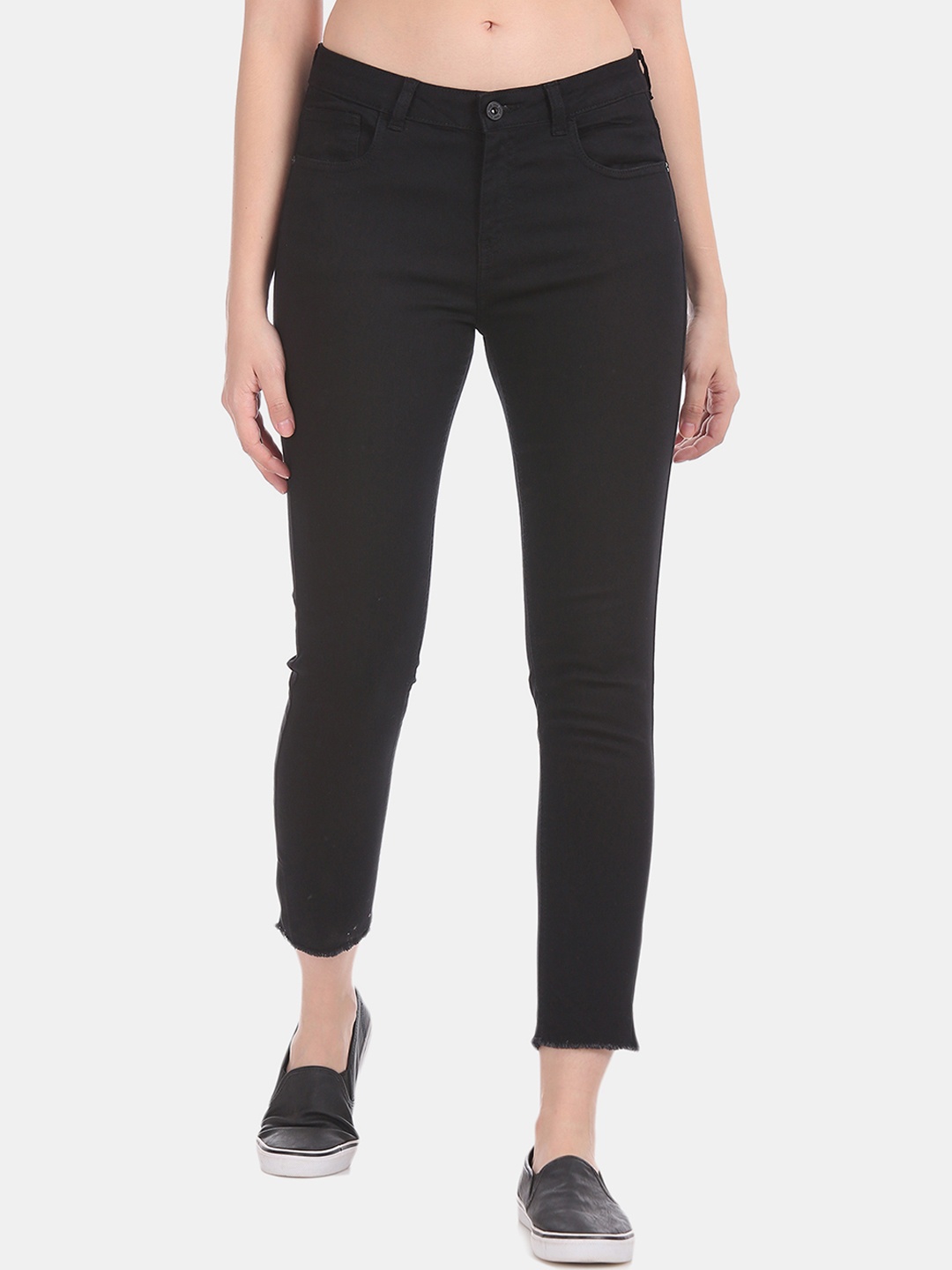 

Sugr Women Black Skinny Fit Mid-Rise Clean Look Stretchable Jeans