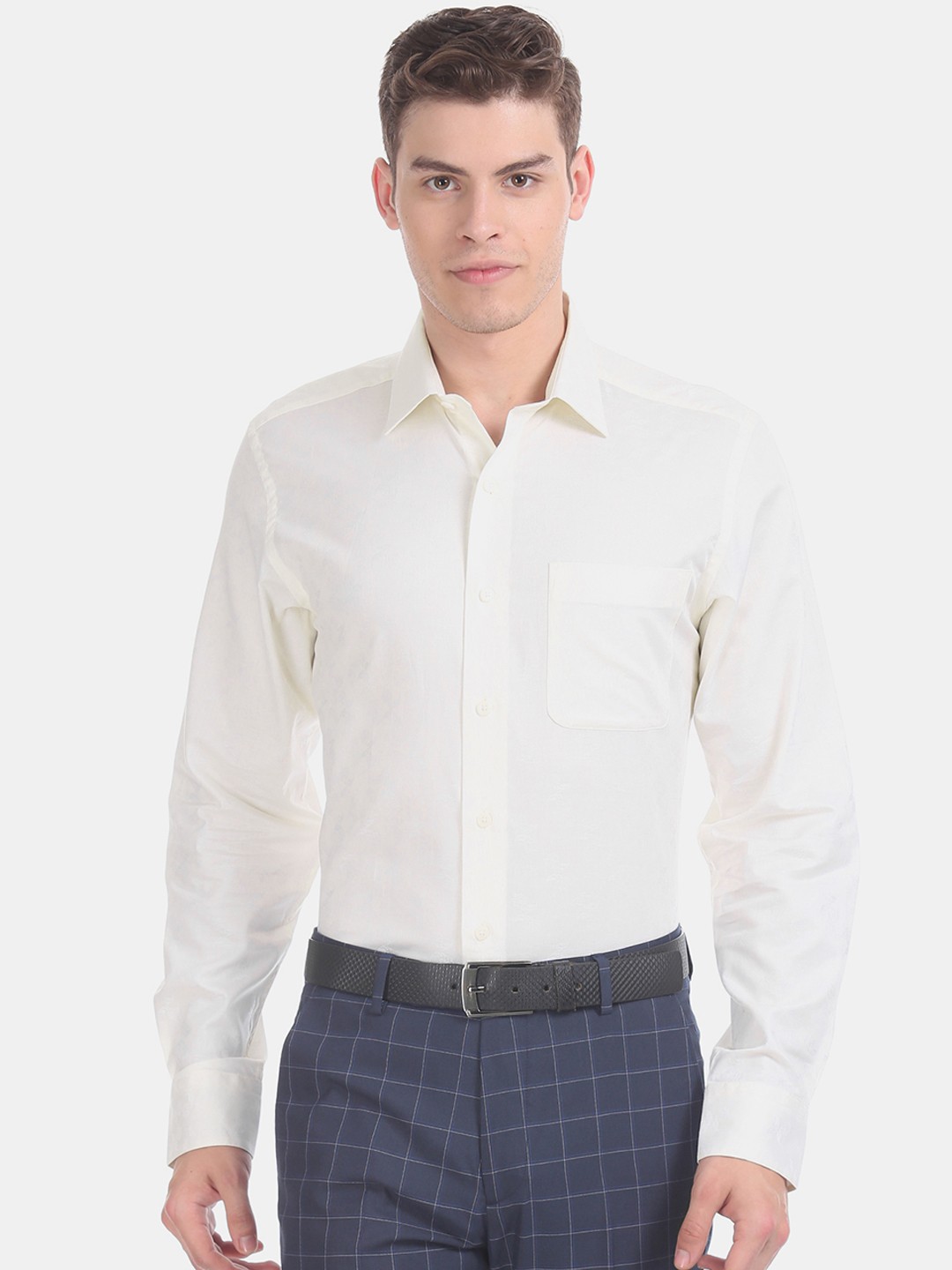

Arrow Men Cream-Coloured Regular Fit Solid Formal Shirt