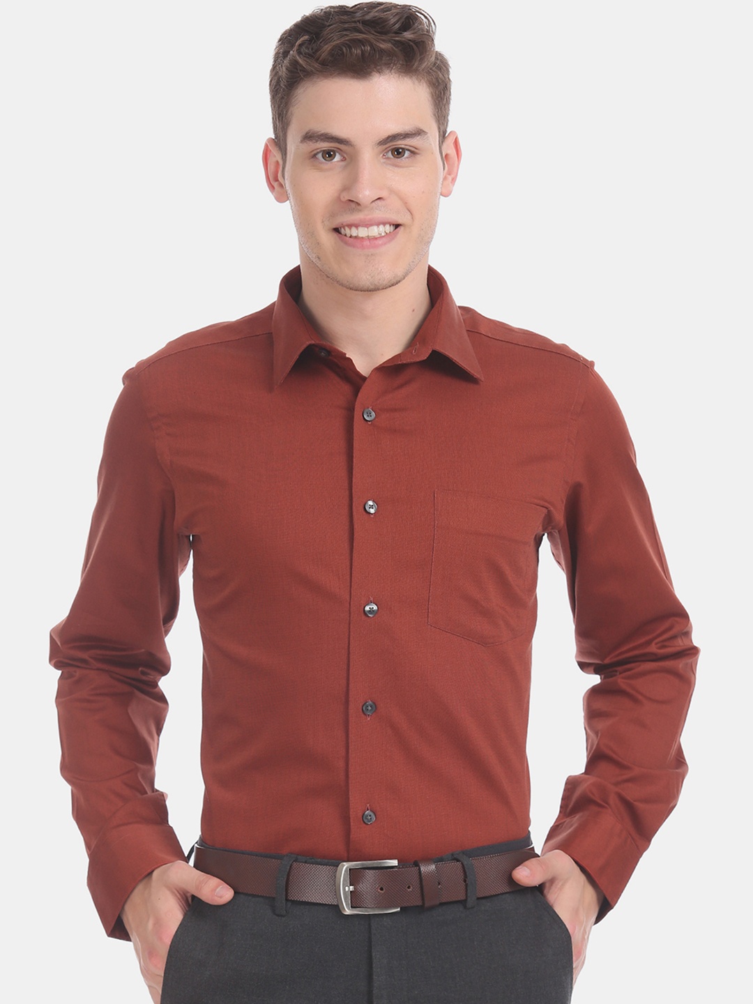 

Arrow Men Rust Red Regular Fit Solid Formal Shirt