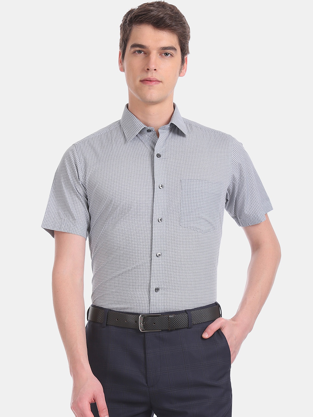 

Arrow Men White & Black Regular Fit Printed Formal Shirt