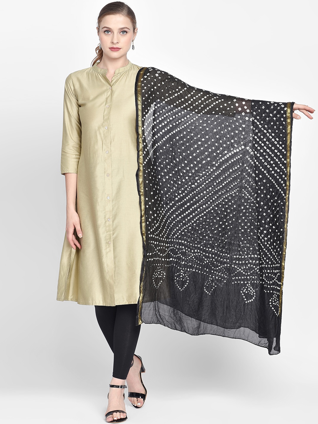 

Dupatta Bazaar Black & White Bandhini Dyed Dupatta
