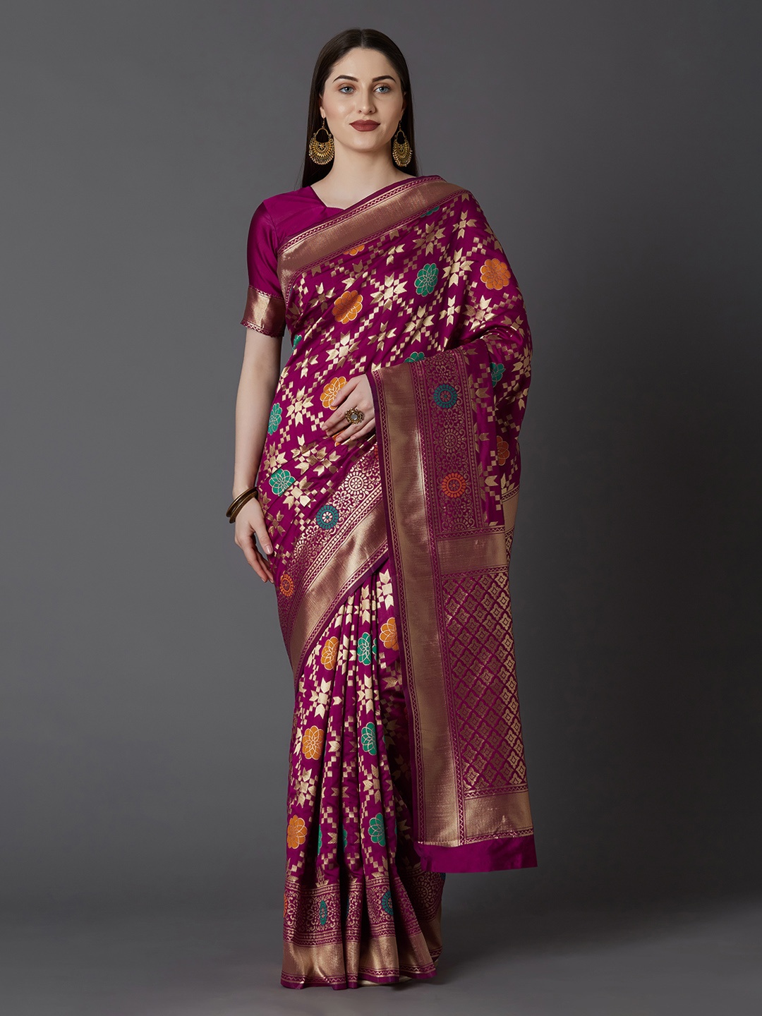 

Mitera Burgundy & Gold-Toned Silk Blend Woven Design Kanjeevaram Saree