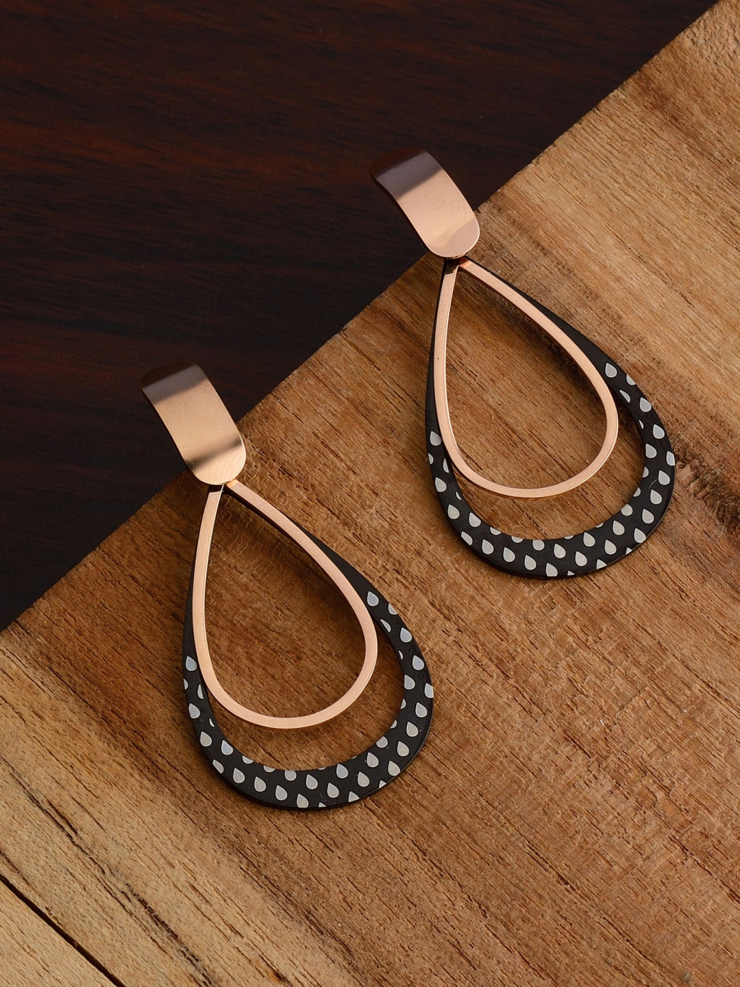 

E2O Black & Gold-Plated Teardrop Shaped Drop Earrings