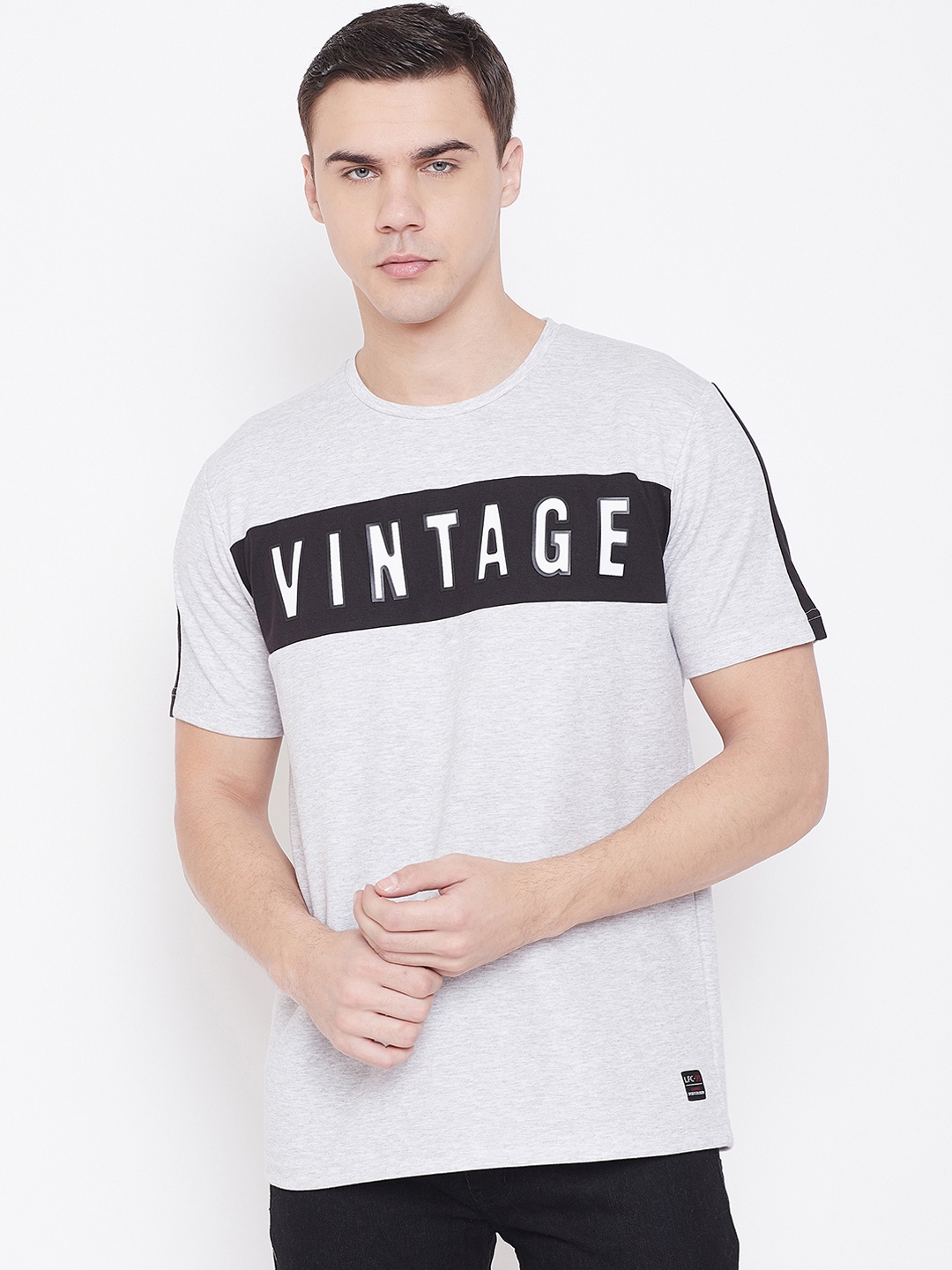 

NEVA Men Grey & Black Printed Round Neck T-shirt