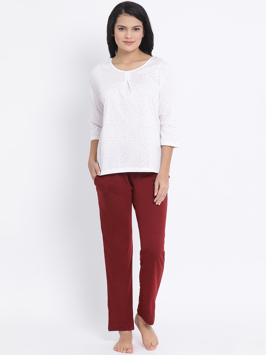 

Clovia Women White & Maroon Printed Night suit