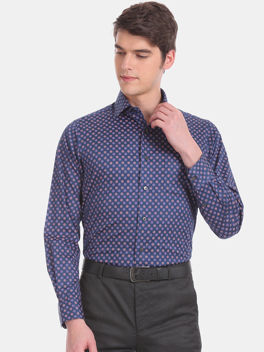 

Arrow Men Blue Regular Fit Printed Formal Shirt