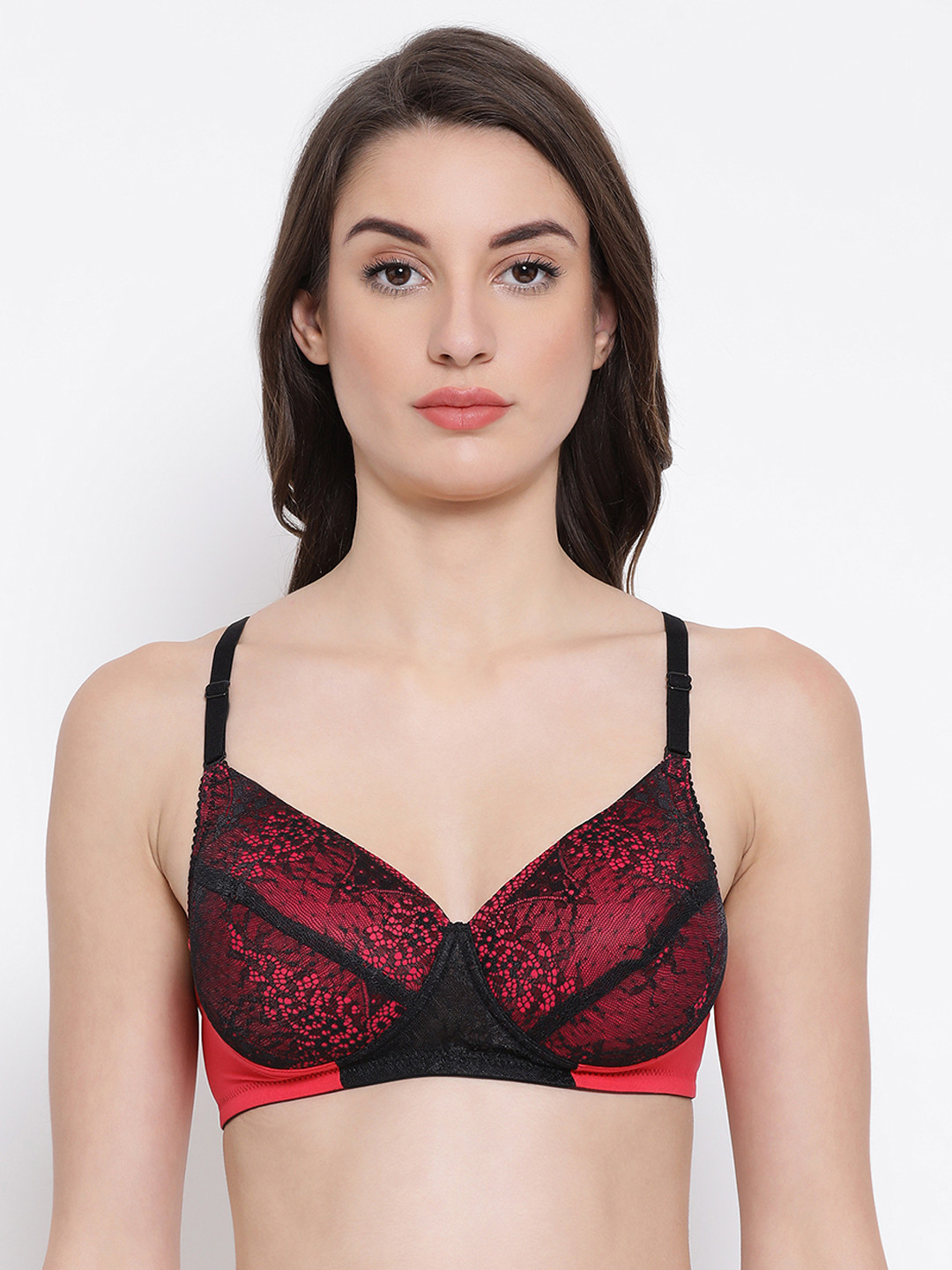 

Clovia Black & Red Solid Non-Wired Lightly Padded Everyday Bra