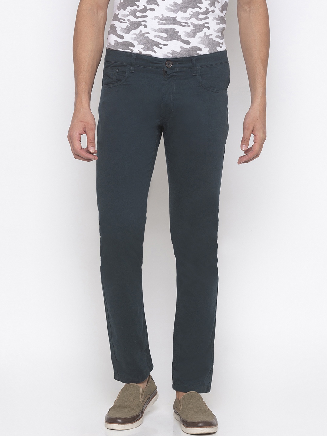 

Globus Men Green Slim Fit Solid Regular Trousers