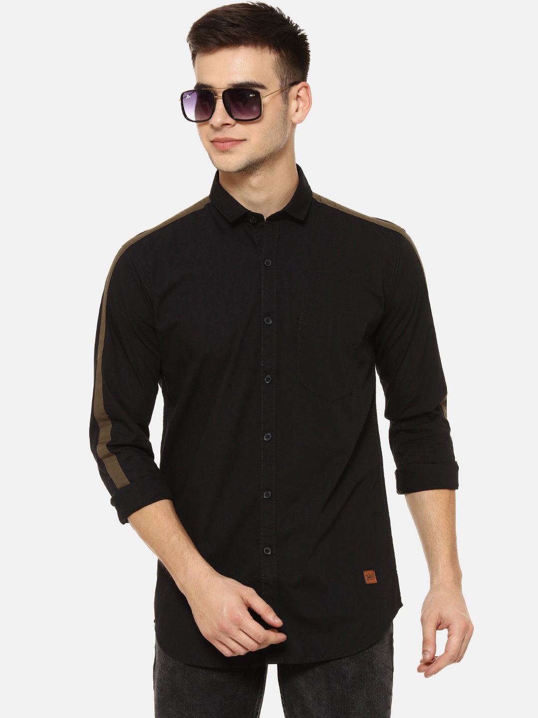 

Campus Sutra Men Black Regular Fit Solid Casual Shirt