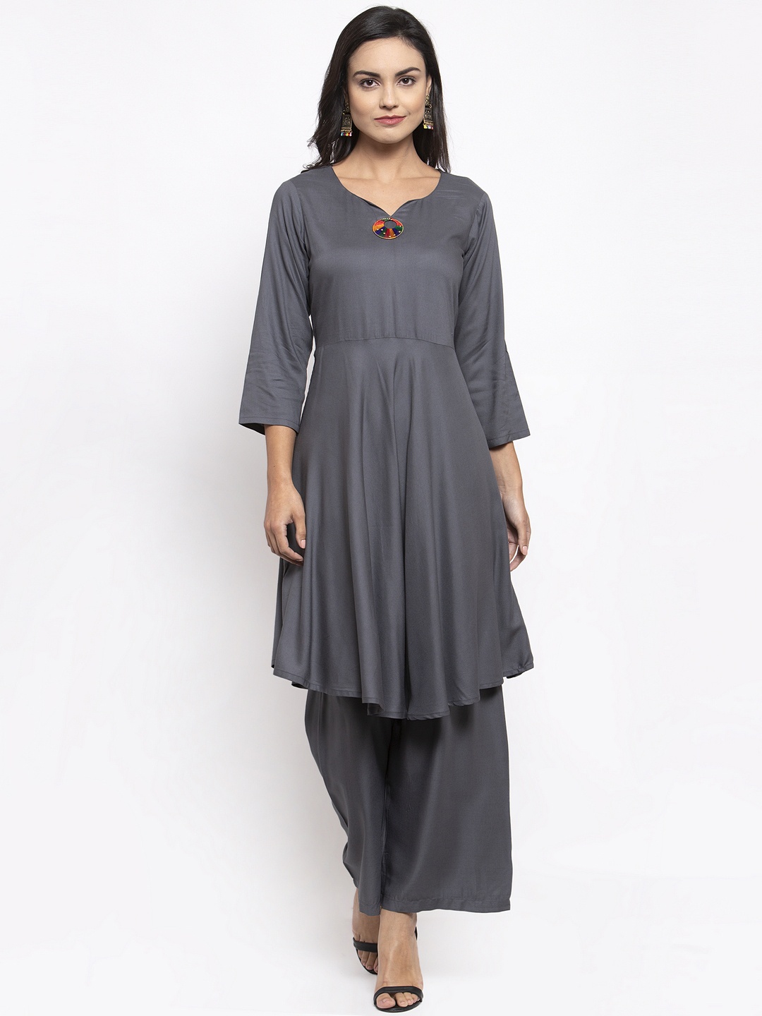 

Jompers Women Grey Solid Kurta with Palazzos