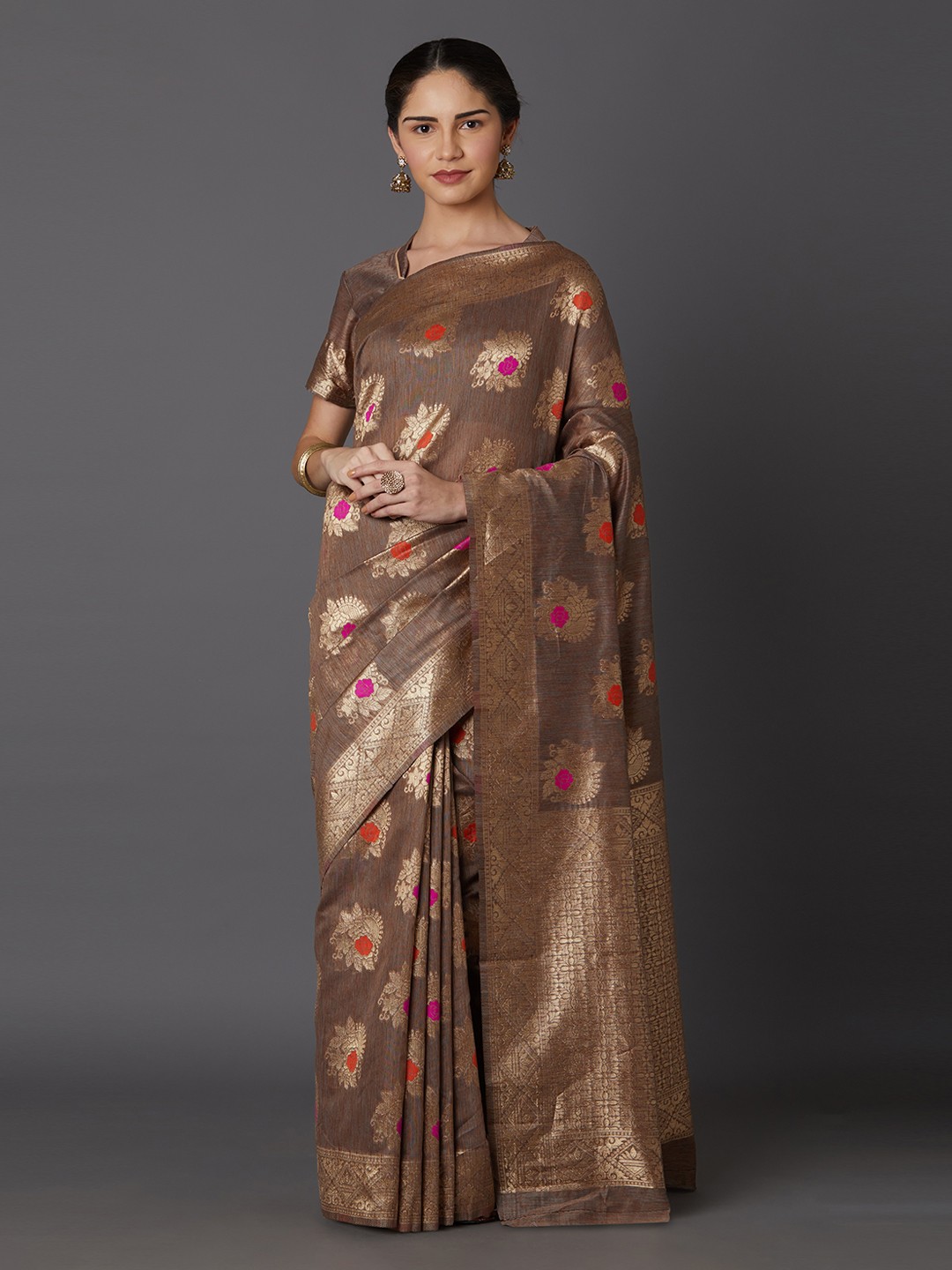 

Mitera Brown & Gold-Toned Silk Blend Woven Design Kanjeevaram Saree