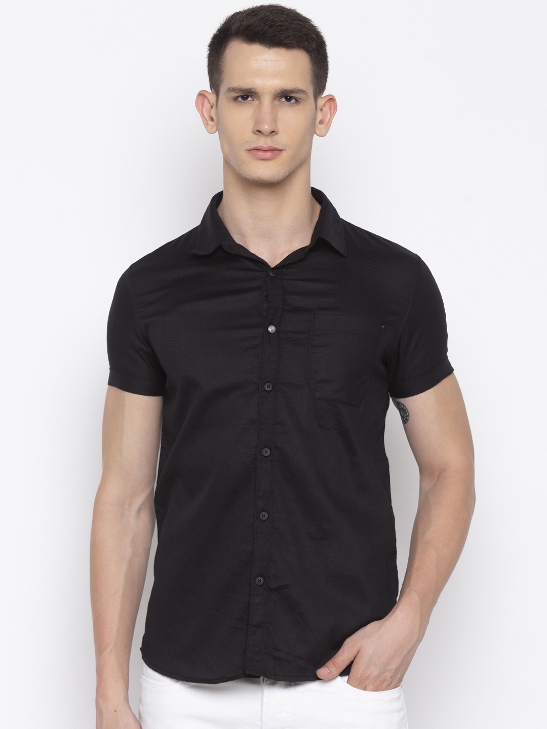 

SPYKAR Men Black Slim Fit Solid Casual Shirt