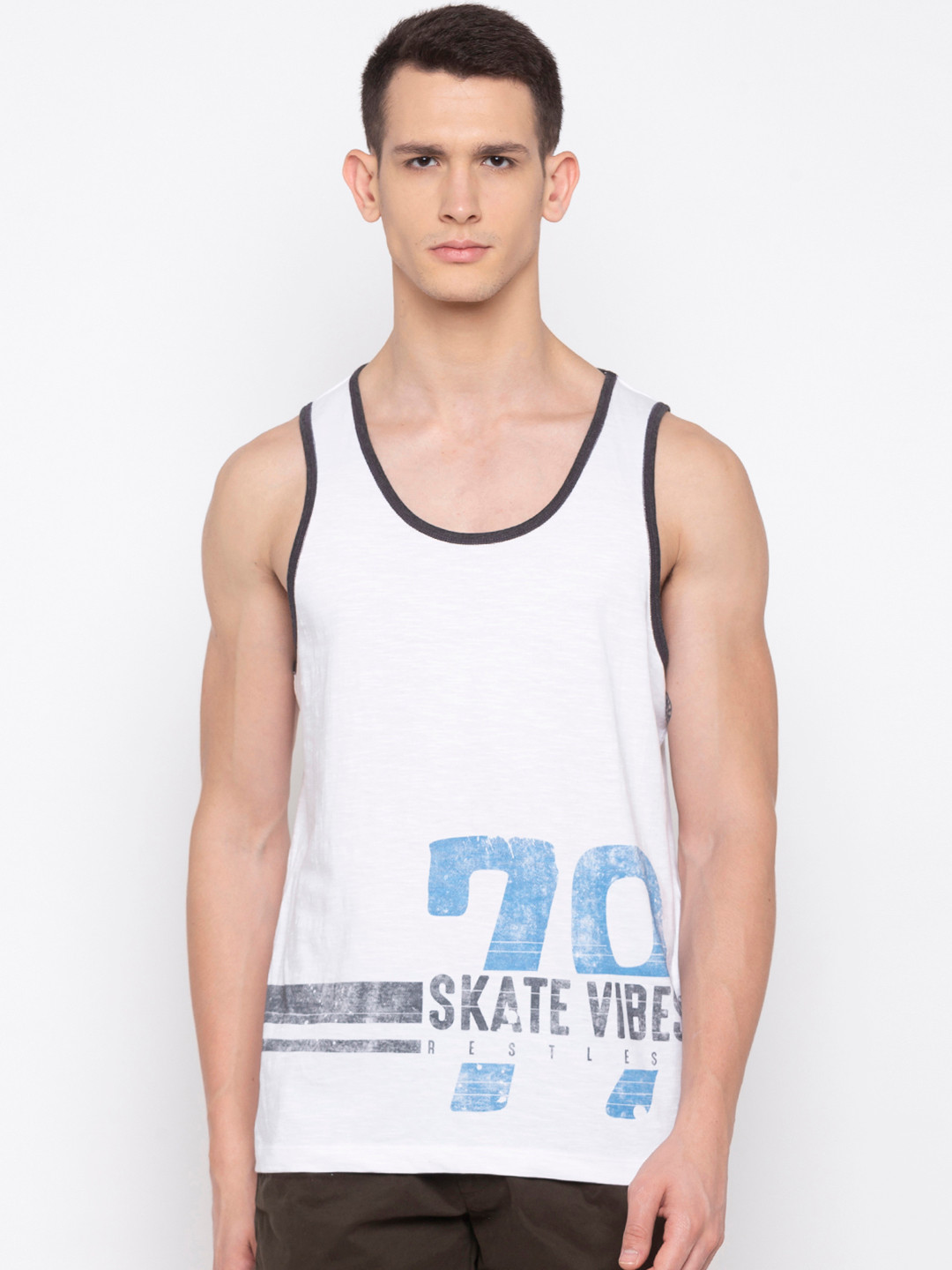 

SPYKAR Men White Printed Scoop Neck T-shirt