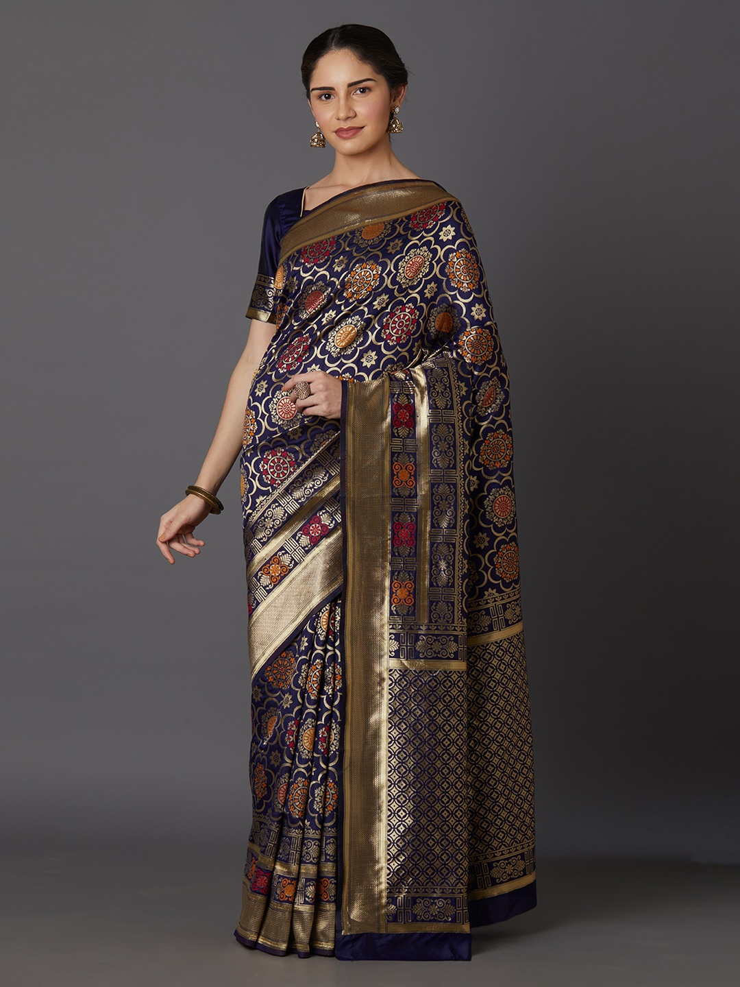 

Mitera Navy Blue & Gold-Toned Silk Blend Woven Design Kanjeevaram Saree