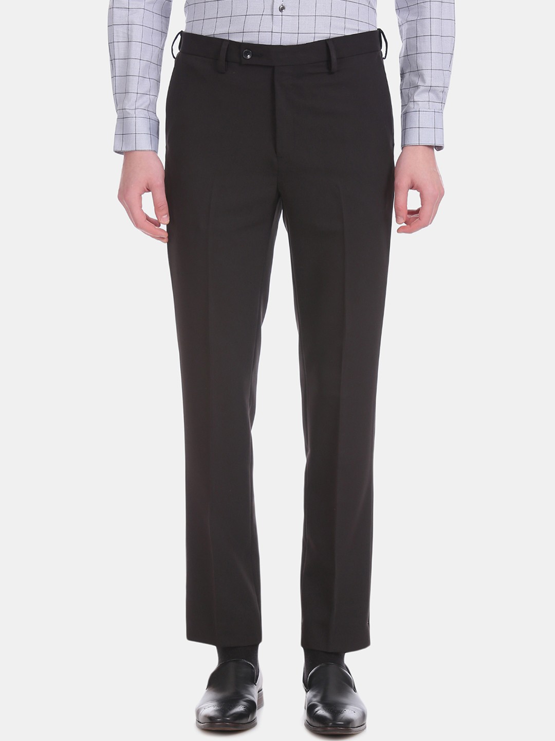 

Arrow Men Black Tapered Fit Solid Formal Trousers