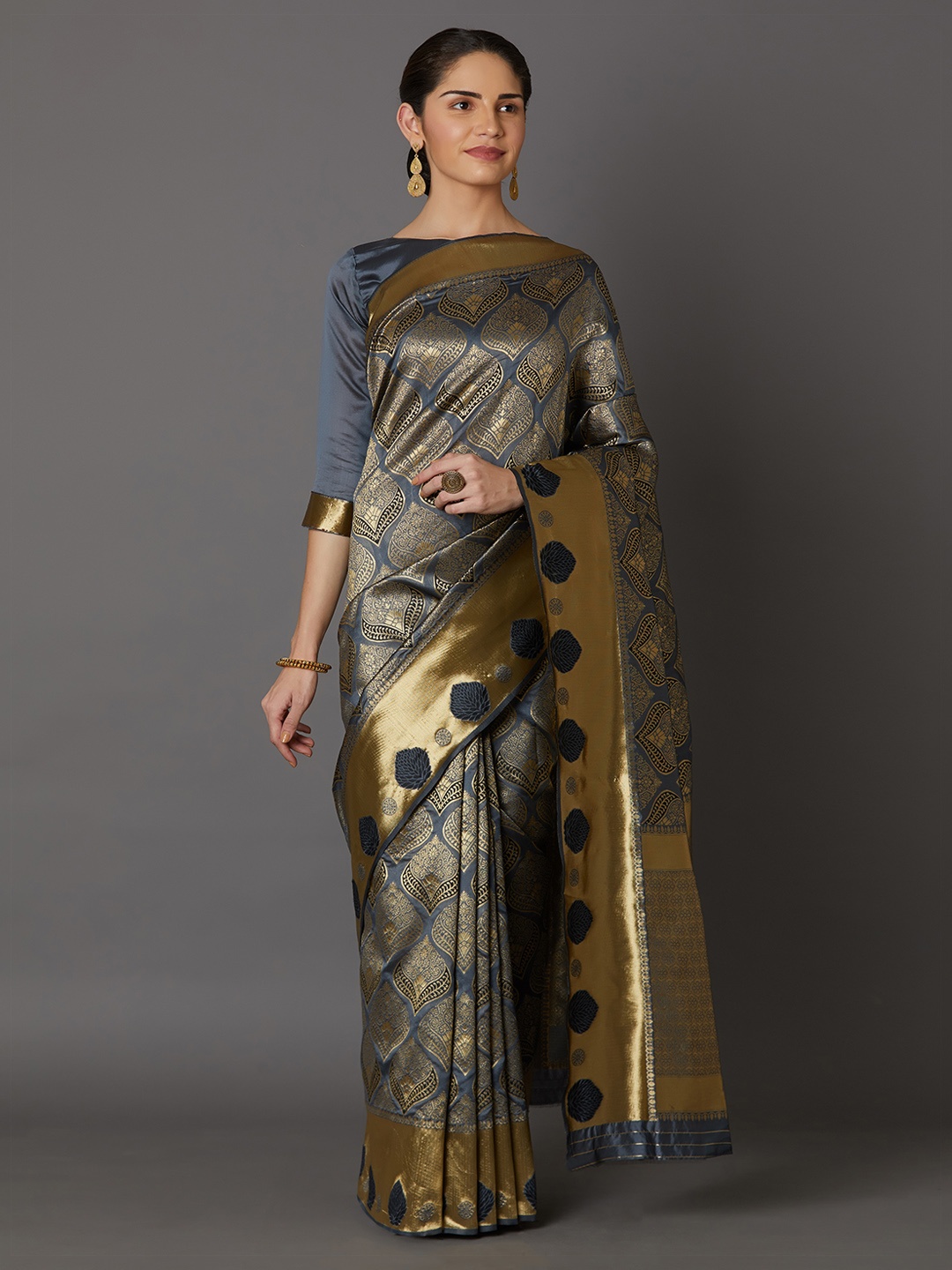 

Mitera Grey & Gold-Toned Silk Blend Woven Design Kanjeevaram Saree