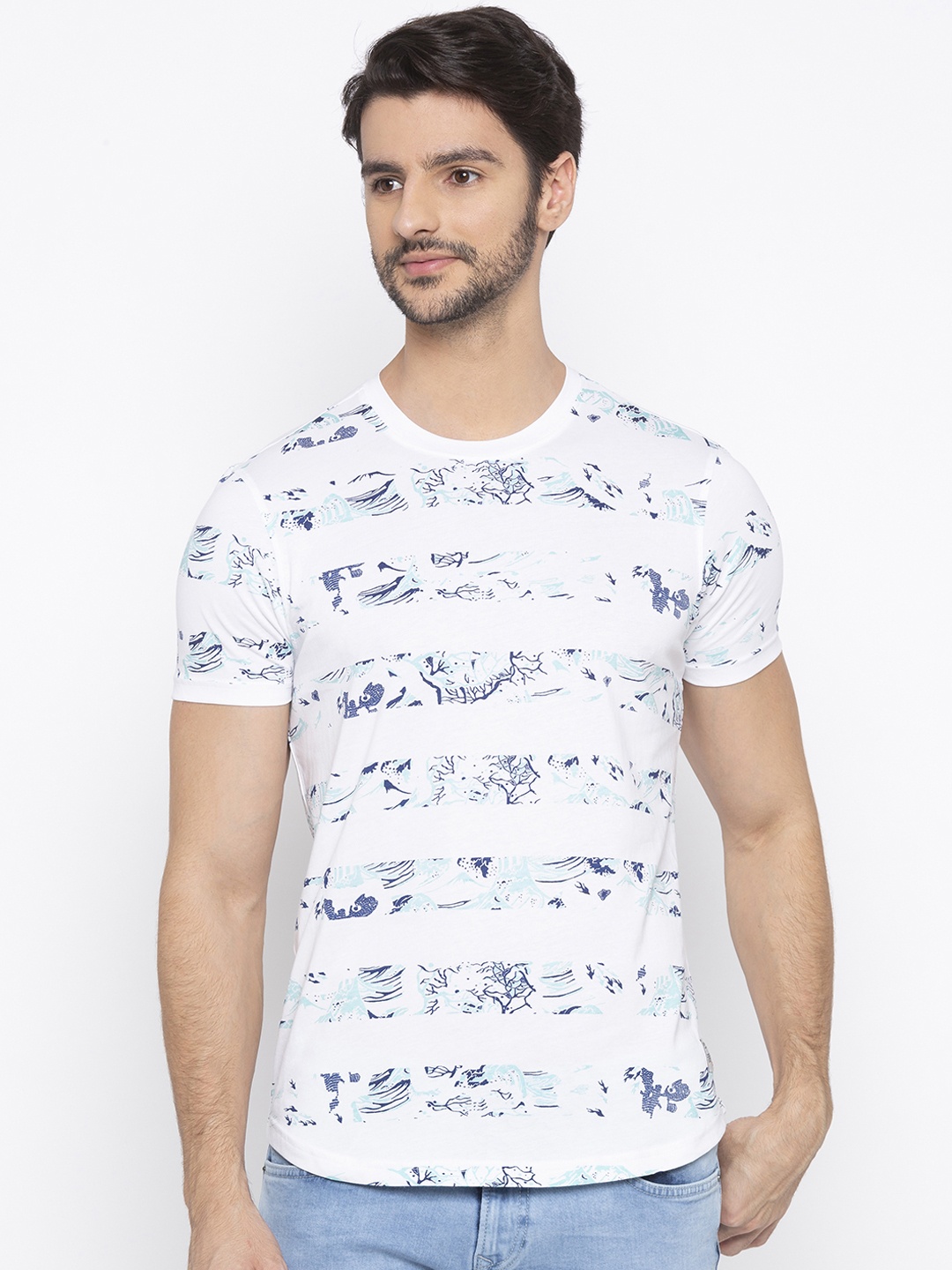

SPYKAR Men White & Blue Striped Round Neck T-shirt