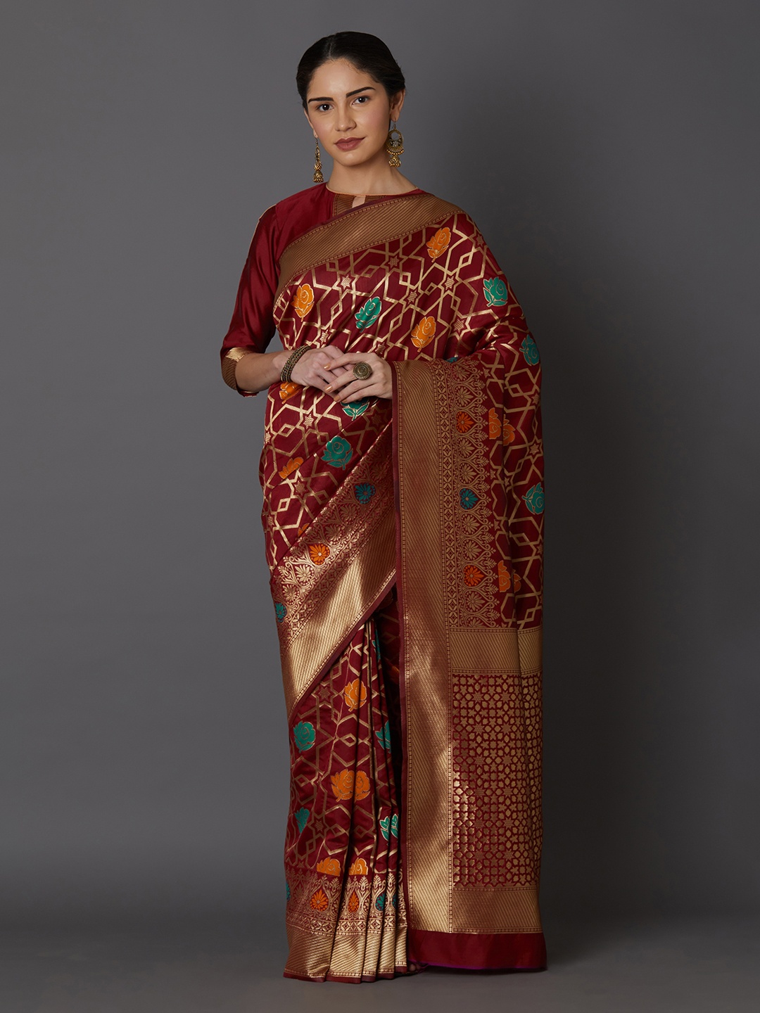 

Mitera Maroon & Gold-Toned Silk Blend Woven Design Kanjeevaram Saree