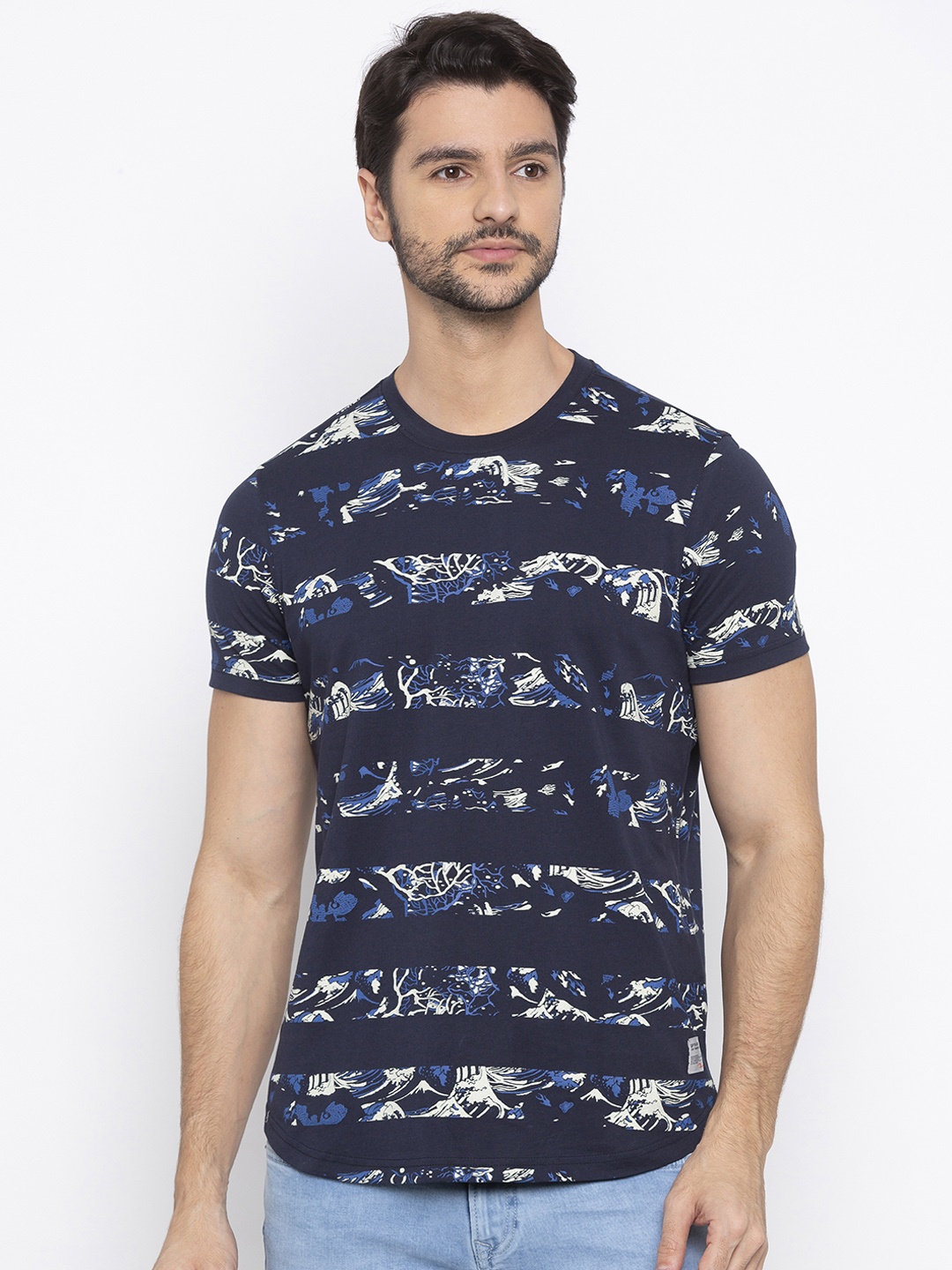 

SPYKAR Men Navy Blue Striped Round Neck T-shirt