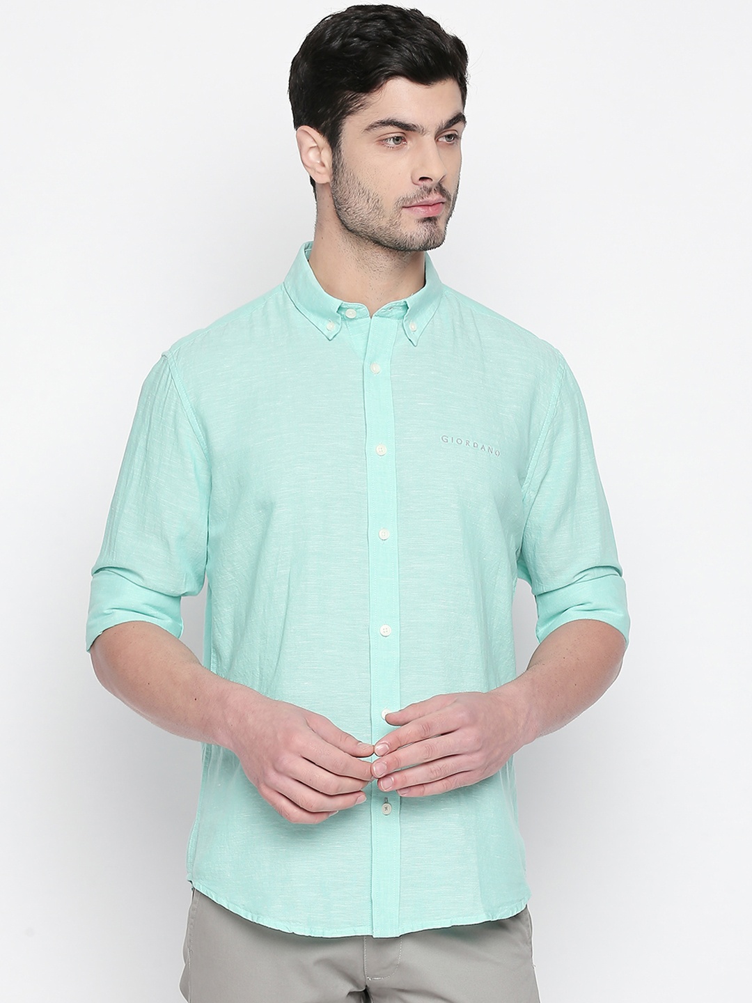 

GIORDANO Men Green Smart Regular Fit Solid Casual Shirt