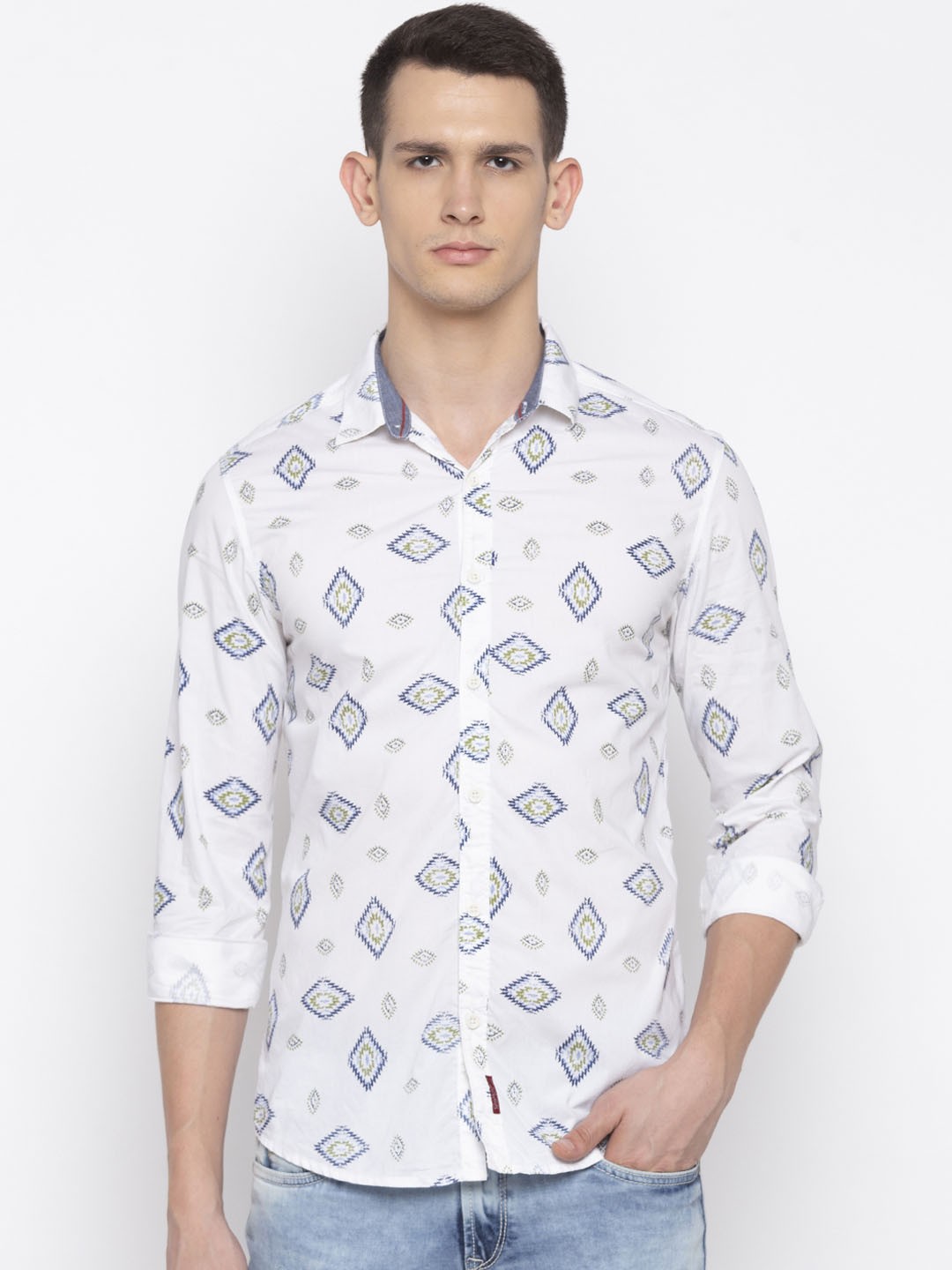 

SPYKAR Men White & Blue Slim Fit Printed Casual Shirt