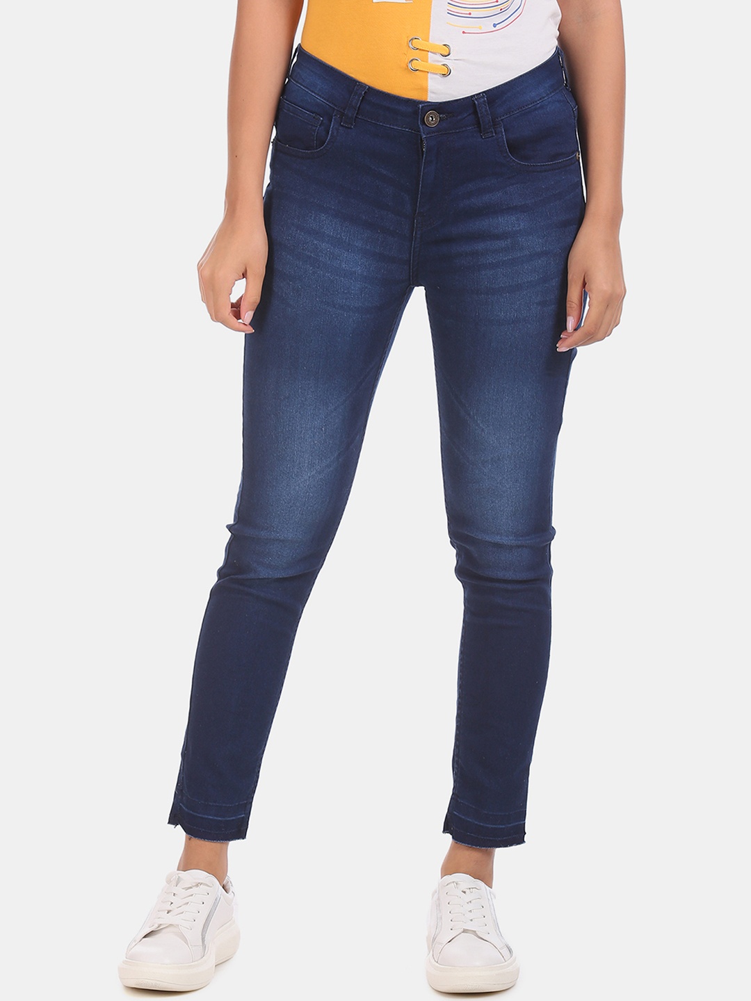 

Sugr Women Blue Regular Fit Mid-Rise Clean Look Jeans
