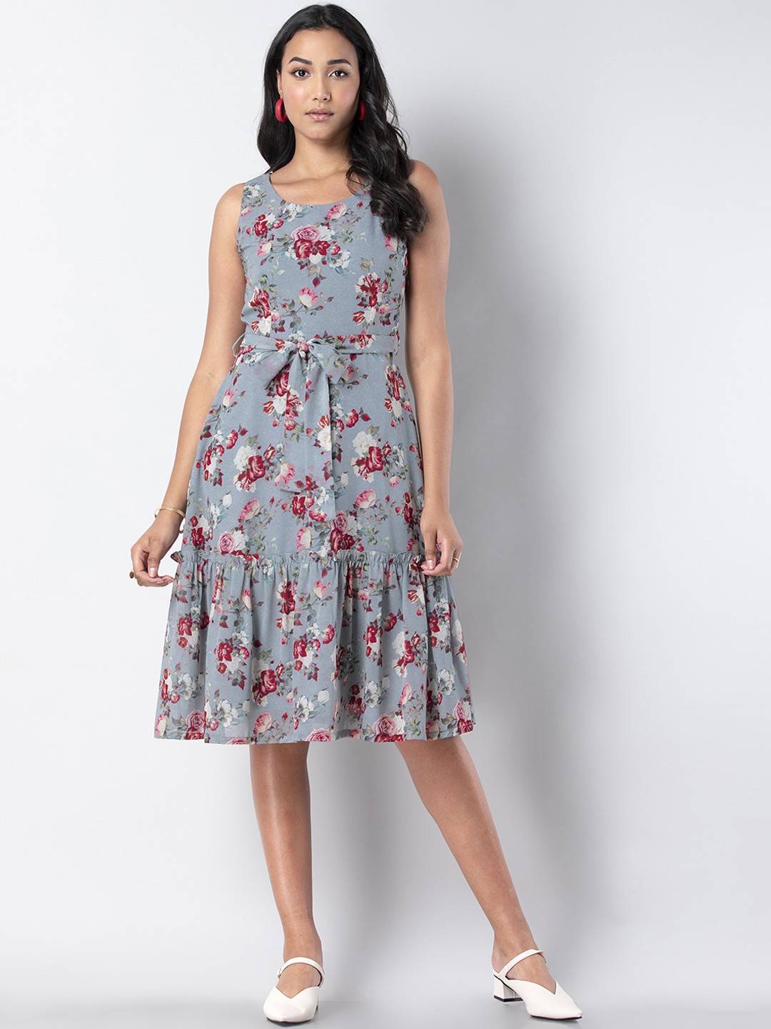 

FabAlley Women Grey Printed Fit and Flare Dress with Attatched Belt