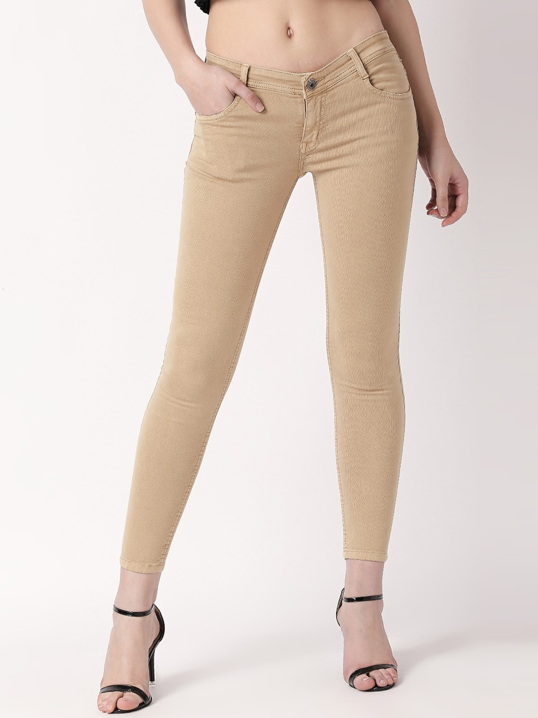 

High Star Women Beige Slim Fit Mid-Rise Clean Look Stretchable Crop Jeans